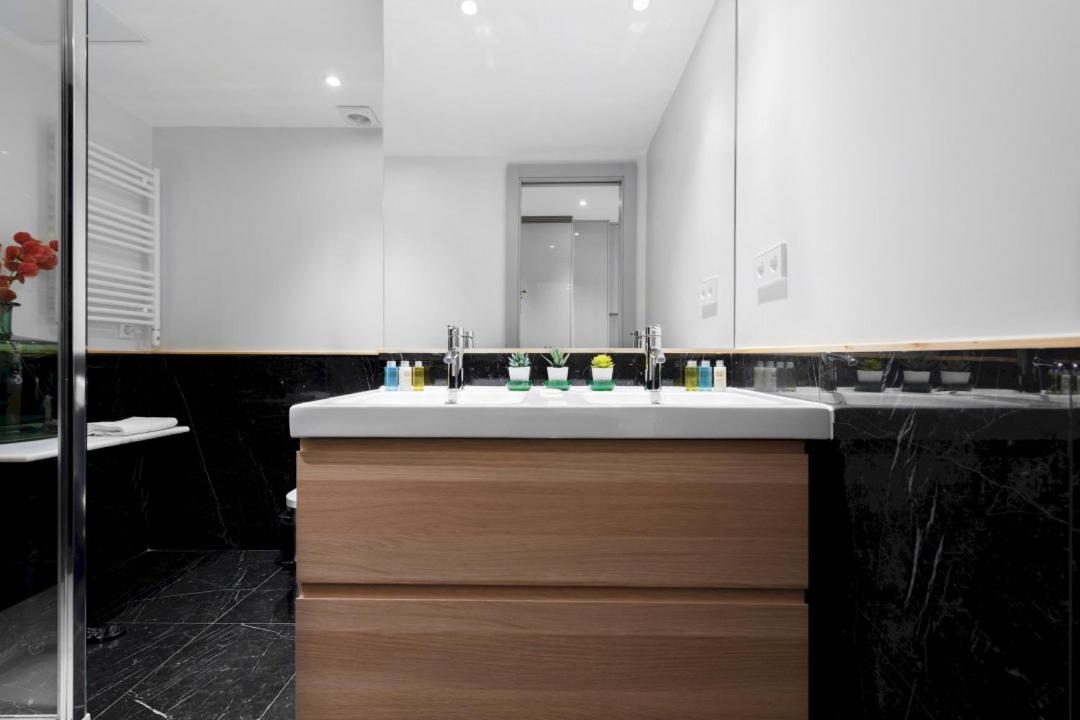 2 Bedrooms 1 Bathroom Furnished - Justicia - Executive Style - Mintystay مدريد المظهر الخارجي الصورة